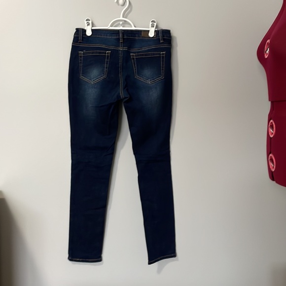 Kenneth Cole Reaction dark wash skinny jeans - Picture 3 of 8